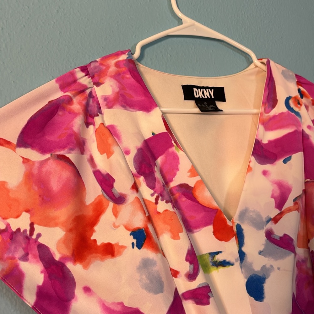 DKNY Vibrant Floral High Low Smocked Waist V Neck Flutter Sleeve Floral Dress 2 - Picture 10 of 10